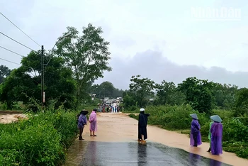 Mưa lớn gây chia cắt Tỉnh lộ 675.