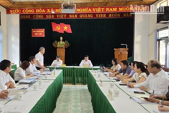 Quang cảnh buổi làm việc