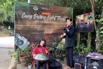 Không gian biểu diễn âm nhạc trên "Cung đường nghệ thuật Đà Lạt".
