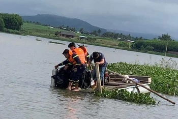 8 giờ 30 phút ngày 20/9, các lực lượng chức năng đã tìm thấy và bàn giao thi thể nạn nhân Đoàn Minh Tùng cho gia đình lo hậu sự.