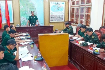 Thiếu tướng Cao Phi Hùng, Phó Tư lệnh Quân khu triển khai công tác phòng, chống bão số 4.