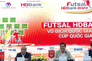 Quang cảnh buổi họp báo.