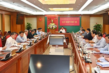 Tại Kỳ họp 28, Ủy ban Kiểm tra Trung ương quyết định thi hành kỷ luật Cảnh cáo Ban cán sự đảng UBND tỉnh Lào Cai nhiệm kỳ 2011 - 2016; đề nghị Bộ Chính trị, Ban Bí thư xem xét, thi hành kỷ luật một số đảng viên vi phạm. (Ảnh: DUY LINH)