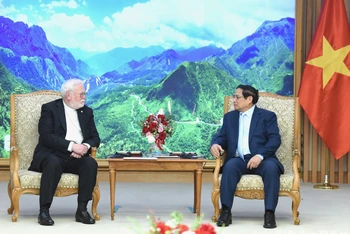 Thủ tướng Phạm Minh Chính tiếp Tổng Giám mục Paul Richard Gallagher, Bộ trưởng Ngoại giao Tòa thánh Vatican.