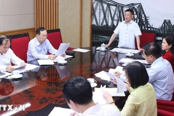 Phó Thủ tướng Hồ Đức Phớc chủ trì cuộc họp. (Ảnh: Văn Điệp/TTXVN)