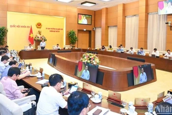 Quang cảnh Phiên họp thứ 33 của Ủy ban Thường vụ Quốc hội. (Ảnh: DUY LINH)
