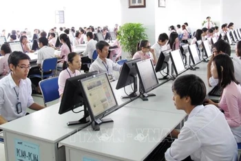 Sinh viên Trường Đại học Tôn Đức Thắng, Thành phố Hồ Chí Minh. (Ảnh: TTXVN)