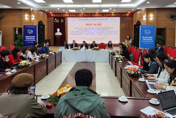 Quang cảnh buổi thông tin Hội khỏe Phù Đổng.