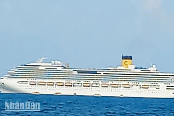 Tàu Costa Serena chở 1.056 thuyền viên và 3.500 du khách quốc tế đến tham quan Phú Quốc.