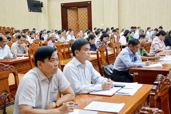 Đại biểu dự Hội nghị tổng kết 15 năm thực hiện Điều lệ Đảng và 5 năm công tác xây dựng Đảng.
