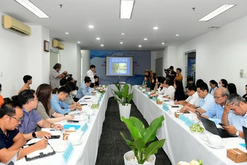 Hội thảo “Nước với đời sống: Cung ứng, sử dụng và đối phó với thách thức”.
