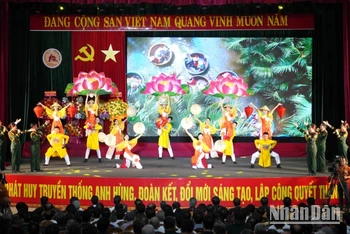 Văn nghệ chào mừng Lễ kỷ niệm 80 năm Ngày truyền thống lực lượng vũ trang nhân dân tỉnh Quảng Nam.