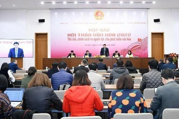 Quang cảnh buổi họp báo.