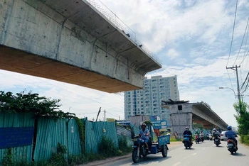 Cầu Nam Lý (thành phố Thủ Đức), công trình sử dụng vốn đầu tư công thi công chậm tiến độ.