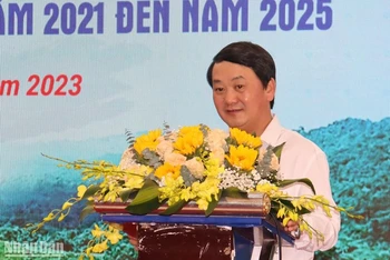 Bộ trưởng, Chủ nhiệm Ủy ban Dân tộc Hầu A Lềnh phát biểu tại hội thảo.