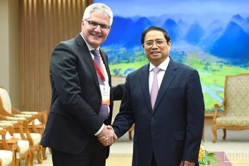 Thủ tướng Phạm Minh Chính và Bộ trưởng Nông nghiệp Thụy Sĩ.