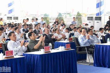 Thủ tướng Phạm Minh Chính và các đại biểu dự Lễ khởi công dự án.