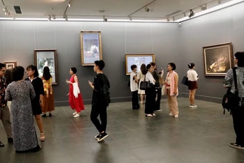 Triển lãm thu hút sự tham gia của đông đảo khán giả yêu hội họa. (Ảnh: Bảo tàng Mỹ thuật Việt Nam)