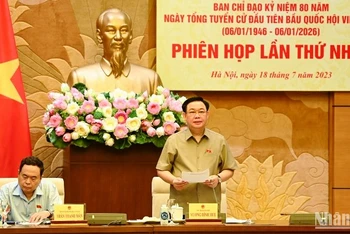 Chủ tịch Quốc hội Vương Đình Huệ phát biểu tại phiên họp. (Ảnh Duy Linh)