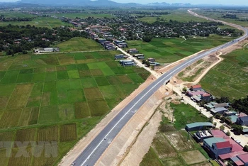 Cao tốc Quốc lộ 45-Nghi Sơn dài 43,28km, đi qua địa phận huyện Nông Cống và thị xã Nghi Sơn, tỉnh Thanh Hóa. (Ảnh: Huy Hùng/TTXVN) 