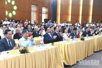 Vượt mọi khó khăn, thực hiện thành công các nhiệm vụ khoa học và công nghệ, phụng sự Tổ quốc, phục vụ nhân dân