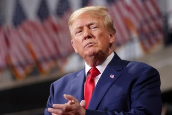 [Video] Tỷ lệ ủng hộ Tổng thống D. Trump thấp nhất trong lịch sử khảo sát 80 năm 