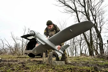 [Video] Crimea bị tập kích quy mô lớn bằng UAV 