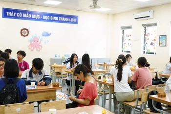 Phụ huynh cùng học sinh tham gia ngày hội MASKA 2025.