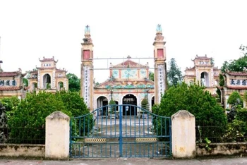 Đền Xám, xã Hồng Quang, huyện Nam Trực (Nam Định).