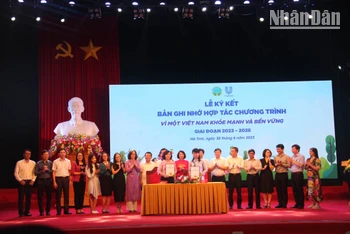 Cục Quản lý môi trường (Bộ Y tế) và Unilever Việt Nam ký kết Bản ghi nhớ hợp tác Chương trình Vì một Việt Nam khỏe mạnh và bền vững giai đoạn 2023-2028.