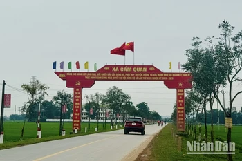 Đường về Cẩm Quan-xã nông thôn mới nâng cao.
