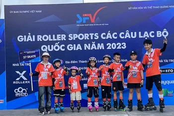 Các vận động viên nhỏ tuổi trước giờ thi đấu.