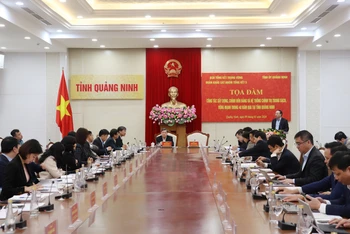 Quang cảnh buổi tọa đàm.