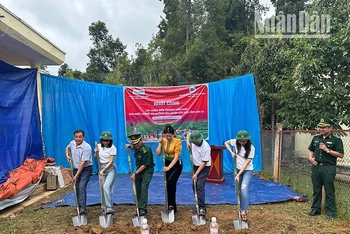 Khởi công xây dựng điểm trường mầm non bản Huổi Luông, xã Mường Lèo.