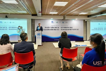 Trưởng đại diện UNESCO tại Việt Nam Christian Manhart phát động chương trình.