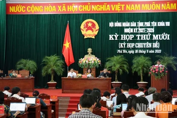 Quang cảnh Kỳ họp HĐND tỉnh Phú Yên lần thứ 10.