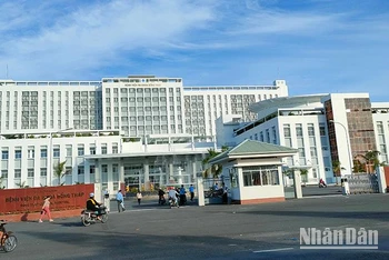 Bệnh viện đa khoa Đồng Tháp (cơ sở mới) ngày đầu tiên đón tiếp bệnh nhân.