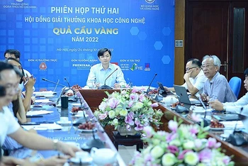 Hội đồng xét chọn Giải thưởng khoa học công nghệ “Quả cầu vàng” năm 2022 họp phiên thứ 2 để tìm ra 10 gương mặt xuất sắc nhất.