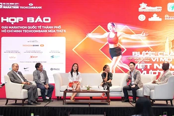 Các đại biểu thông tin về giải trong buổi họp báo sáng nay.