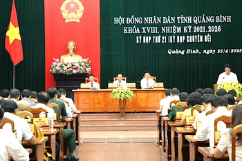 Quang cảnh Kỳ họp thứ 21, Hội đồng nhân dân tỉnh Quảng Bình khóa XVIII.