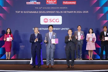 SCG tự hào 2 năm liên tiếp được vinh danh Top 10 Doanh nghiệp FDI, mảng phát triển bền vững tại Giải thưởng Rồng Vàng.