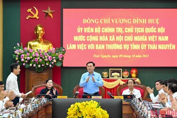 Chủ tịch Quốc hội Vương Đình Huệ chủ trì buổi làm việc với Ban Thường vụ Tỉnh uỷ Thái Nguyên.