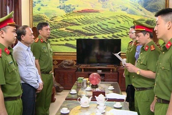 Cơ quan Cảnh sát điều tra thi hành lệnh bắt, tạm giam bị can.