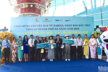 Đoàn khách Nhật Bản đầu tiên đến Đà Nẵng sau thời gian dài bị ảnh hưởng bởi đại dịch Covid-19. (Ảnh: ANH ĐÀO)