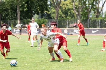 Đội tuyển nữ Việt Nam có chiến thắng ấn tượng 2-1 trước CLB Eintracht Frankfurt (Ảnh: VFF)
