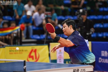 Mai Hoàng Mỹ Trang bình tĩnh trong từng đường bóng. (Ảnh: DUY LINH)