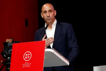 Chủ tịch Liên đoàn Bóng đá Tây Ban Nha, Luis Rubiales. (Ảnh: AP)