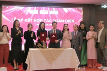 Lễ ký kết hợp tác toàn diện giữa Hội đồng Nữ Doanh nhân Quốc tế (IWEC) và CICON Hàn Quốc.