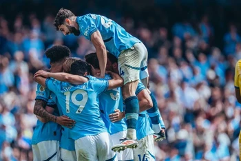 Các cầu thủ Manchester City giành trọn 3 điểm sau khi lội ngược dòng thành công. (Ảnh: MCFC)