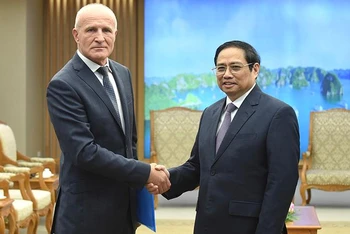 Thủ tướng Phạm Minh Chính tiếp Giám đốc, Viện sĩ Viện Hàn lâm khoa học Liên bang Nga Sidelnikov Nikolai Ivanovich.